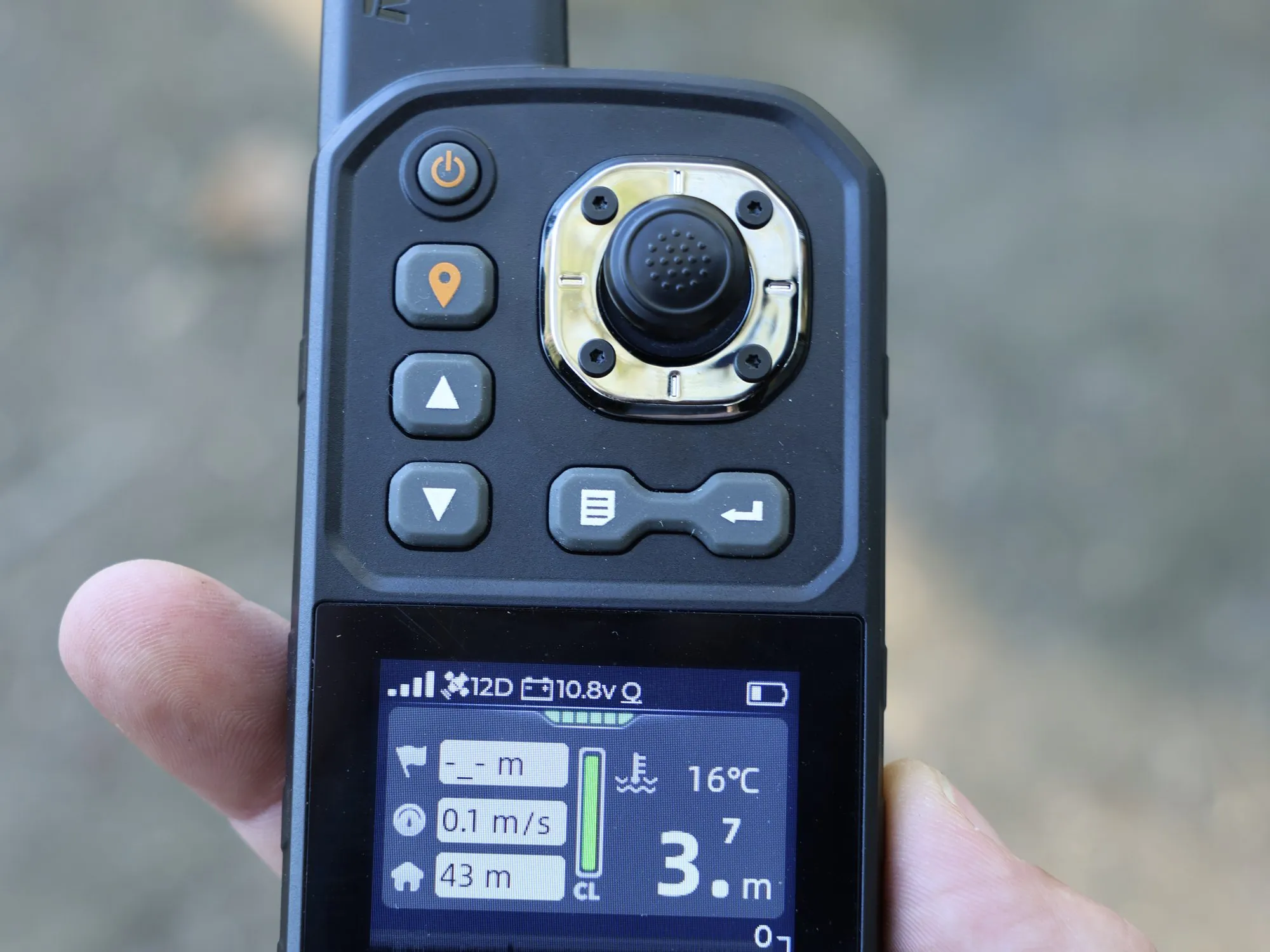 Ovládač XR320 so sonarom a hĺbkou na displeji